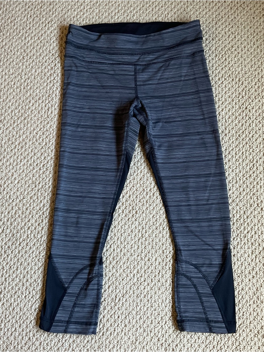 Lululemon Women's Athletic Cropped Leggings Size 6